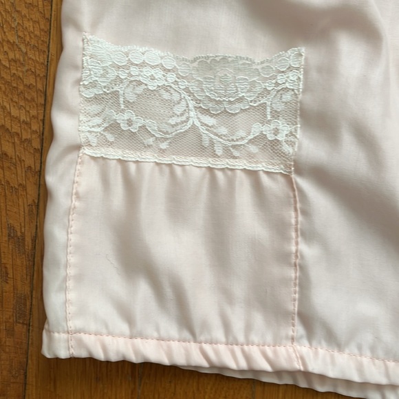 Vintage Bed Jacket Pink with Cream Lace Frill Neck and Tiered Lace Cuffs Size L - Picture 8 of 13